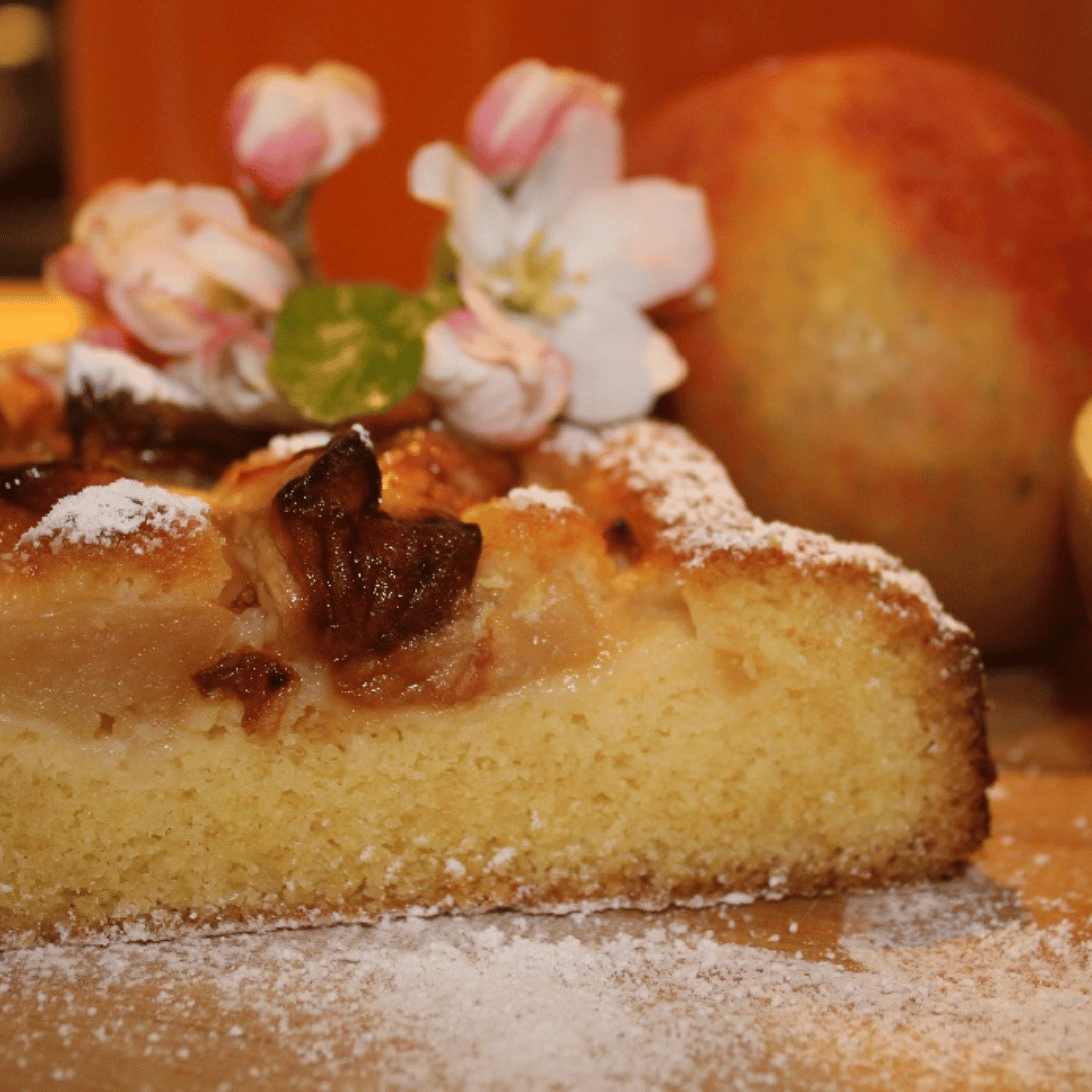 leckerer apfelkuchen frisch gebacken